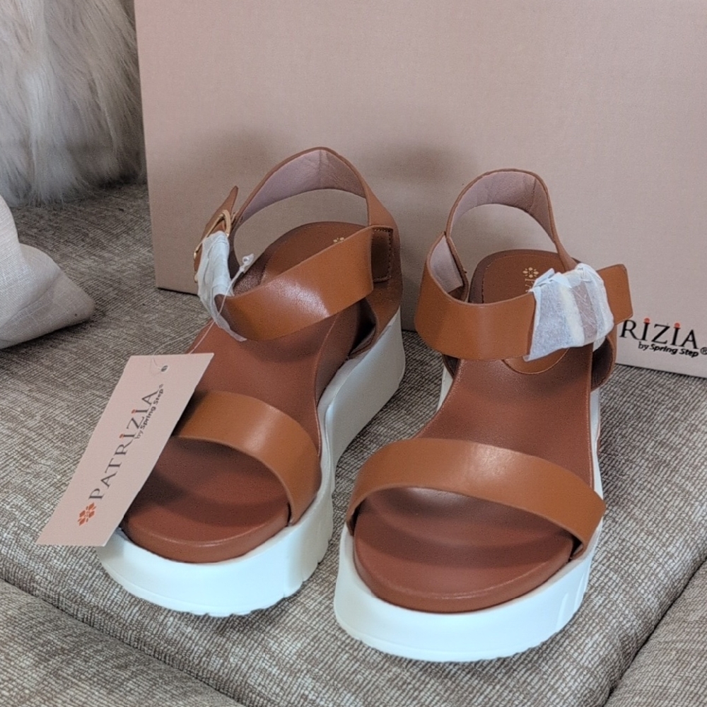 Women's Brown Sandals Brand New